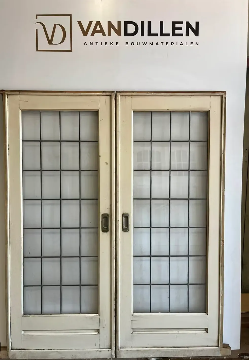Nr 123 ensuite schuifdeuren met glas in lood