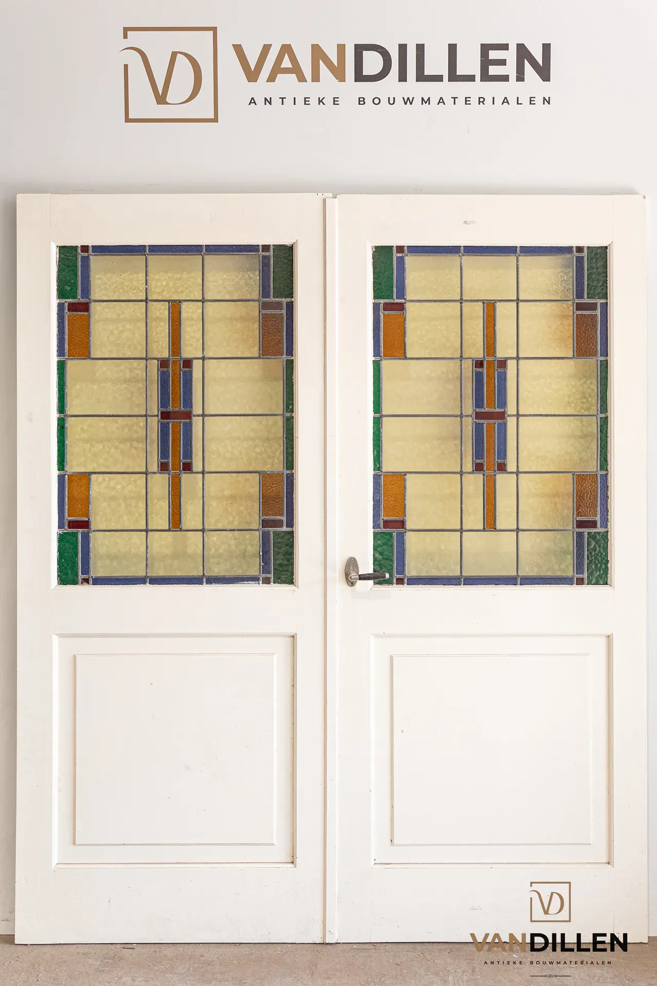 Nr 130; Oude ensuite vouw - klap deuren met glas in lood