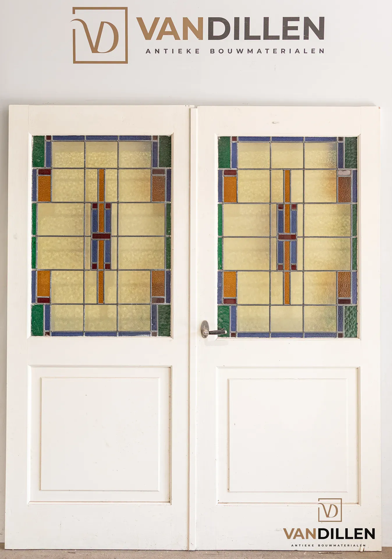Nr 130; Oude ensuite vouw - klap deuren met glas in lood