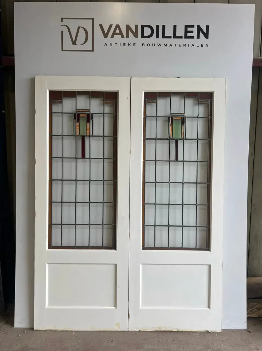 Nr 135; Antieke ensuite schuifdeuren met kleur glas in lood