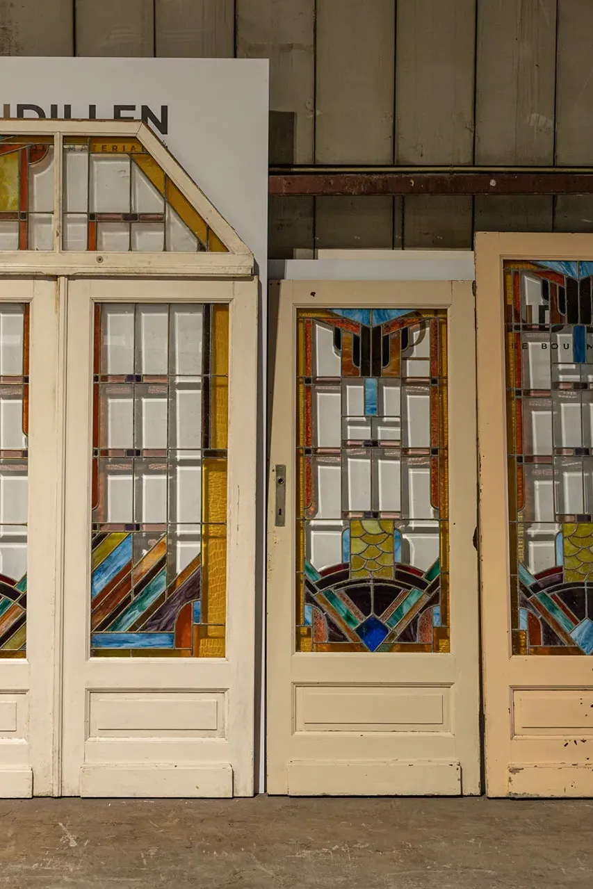 N° 53, ensemble ancien de six éléments de portes de caractère