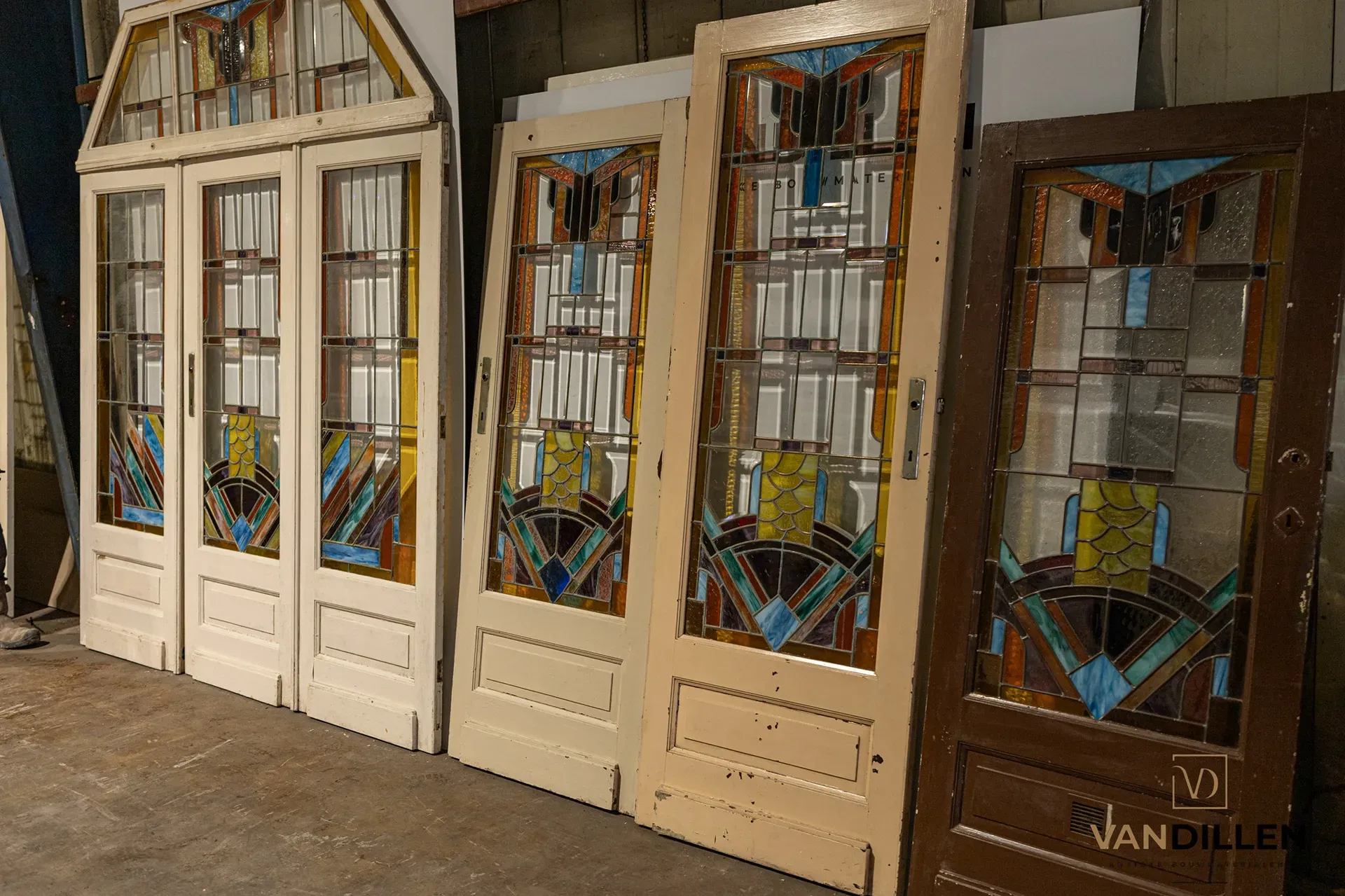 No. 53 distinctive antique six-piece folding-door set