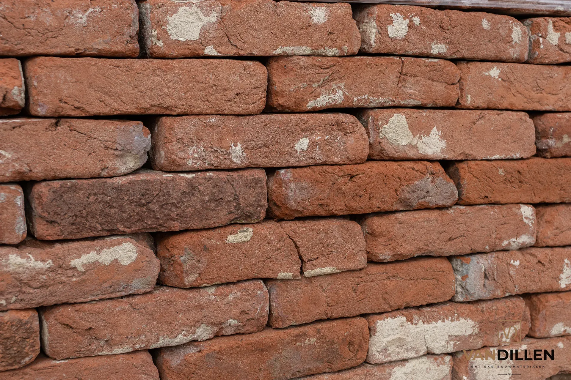 Old handmade Waalformaat bricks