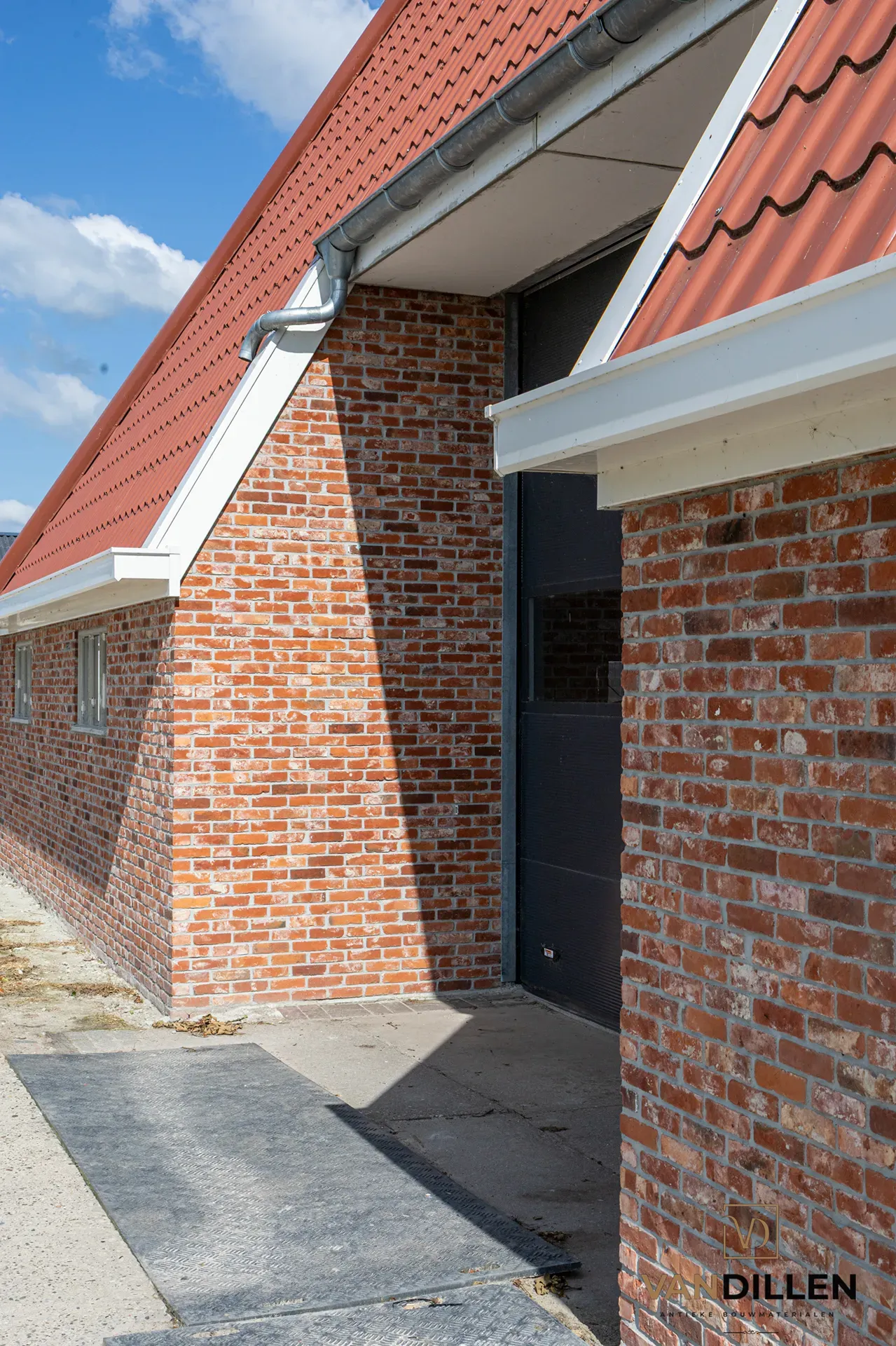 Old red moulded bricks with lime tones in Nijland