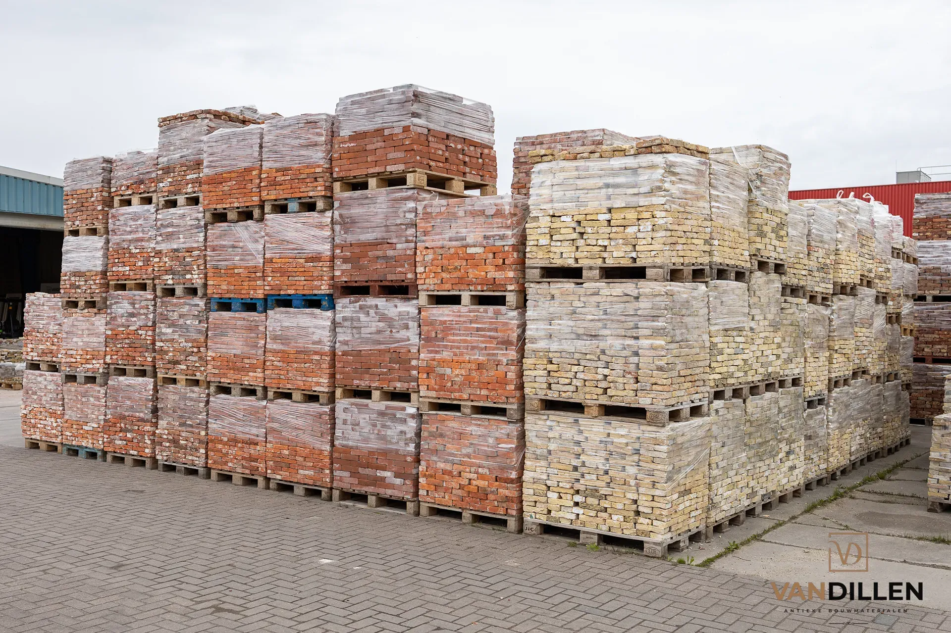 Oude antieke metselstenen Bakstenen Kopen Circulair Bouwen hv vb wf vf waal vecht vorm hand