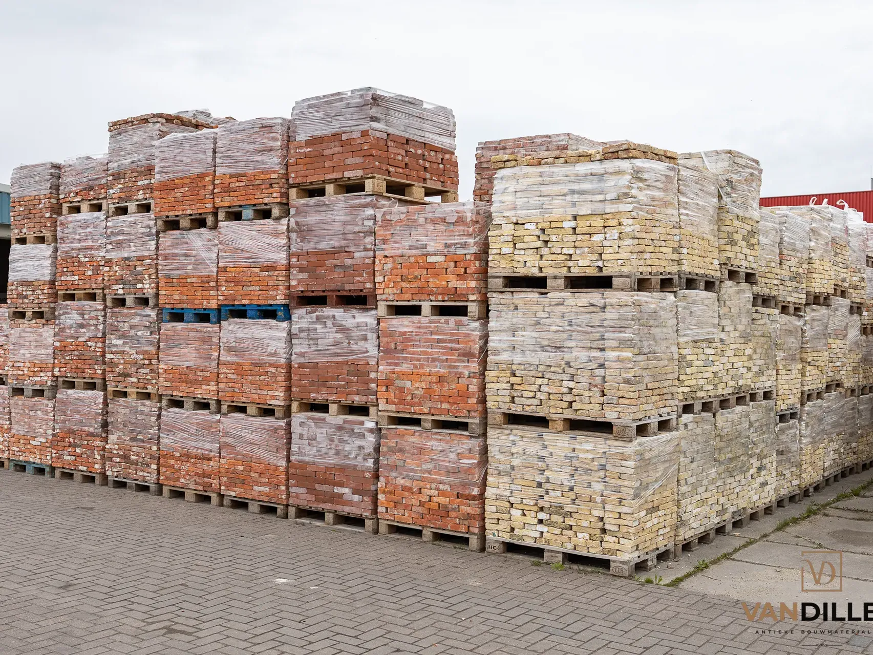 Oude antieke metselstenen Bakstenen Kopen Circulair Bouwen hv vb wf vf waal vecht vorm hand
