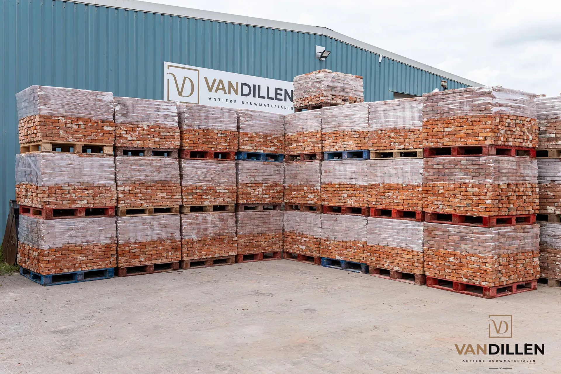 Oude bouwmaterialen laten bezorgen in Nederland en België