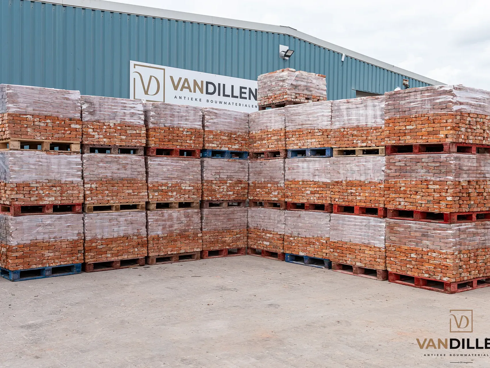 Oude bouwmaterialen laten bezorgen in Nederland en België
