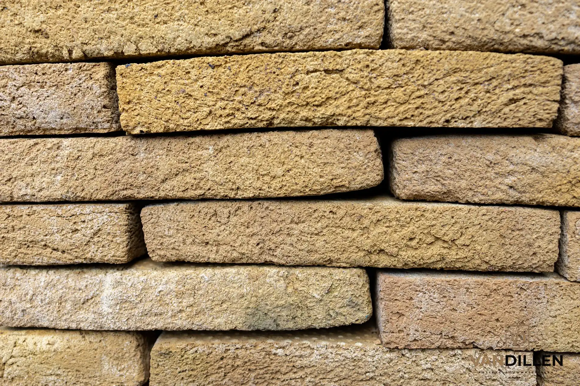 Oude Dunformaat Metselstenen Geel