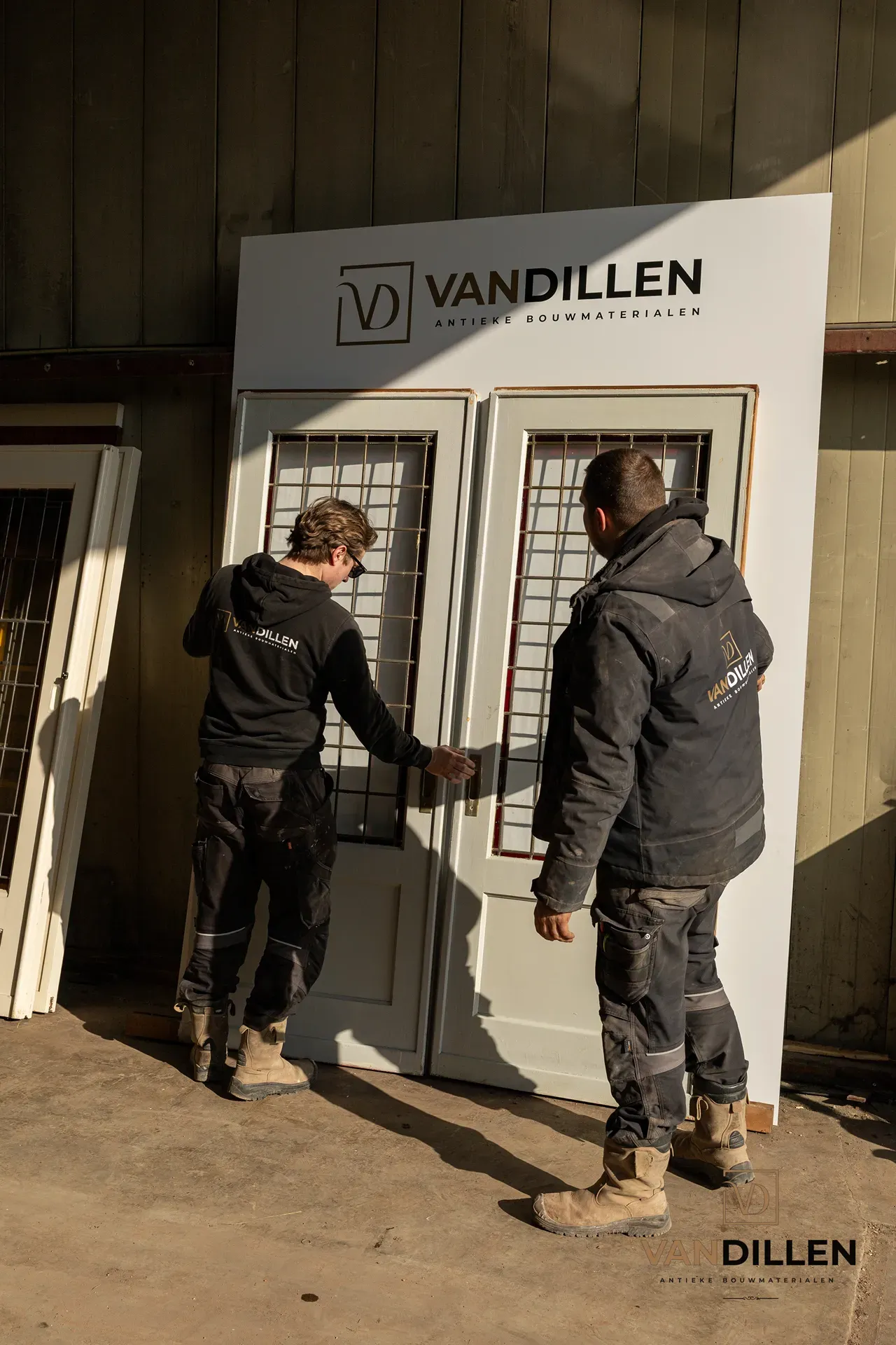 Oude ensuite schuifdeuren met glas in lood verkopen