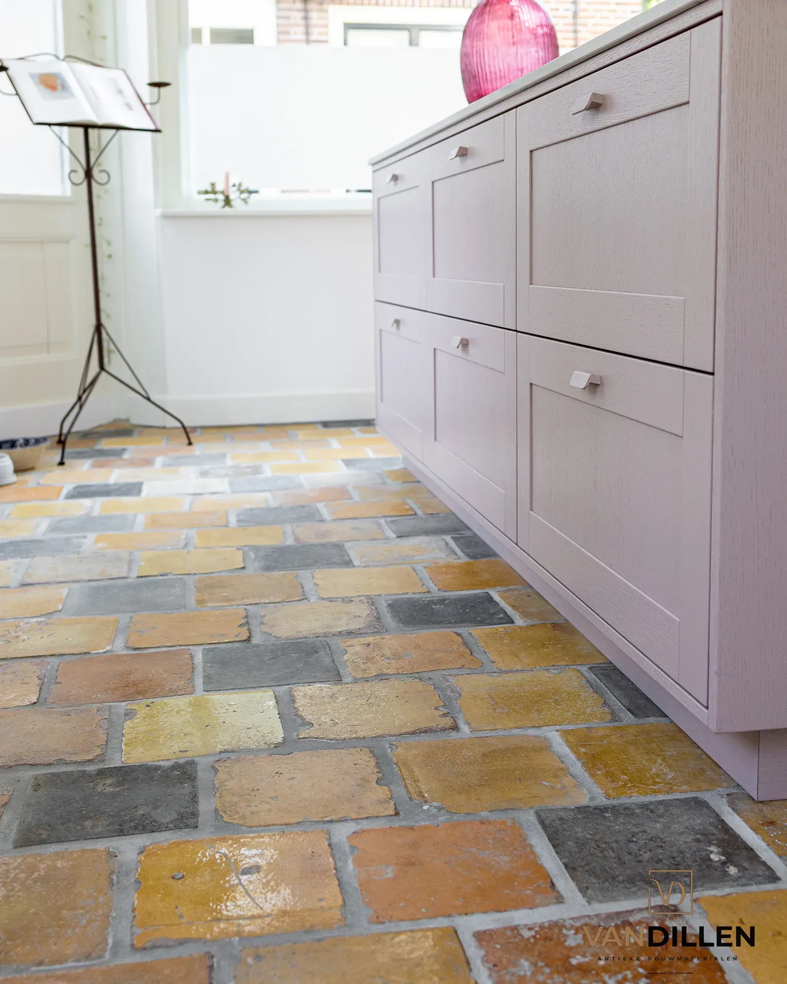 Carreaux de sol anciens émaillés