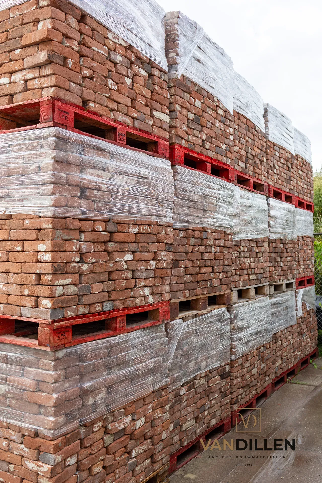 Old Red Nuanced Molded Bricks