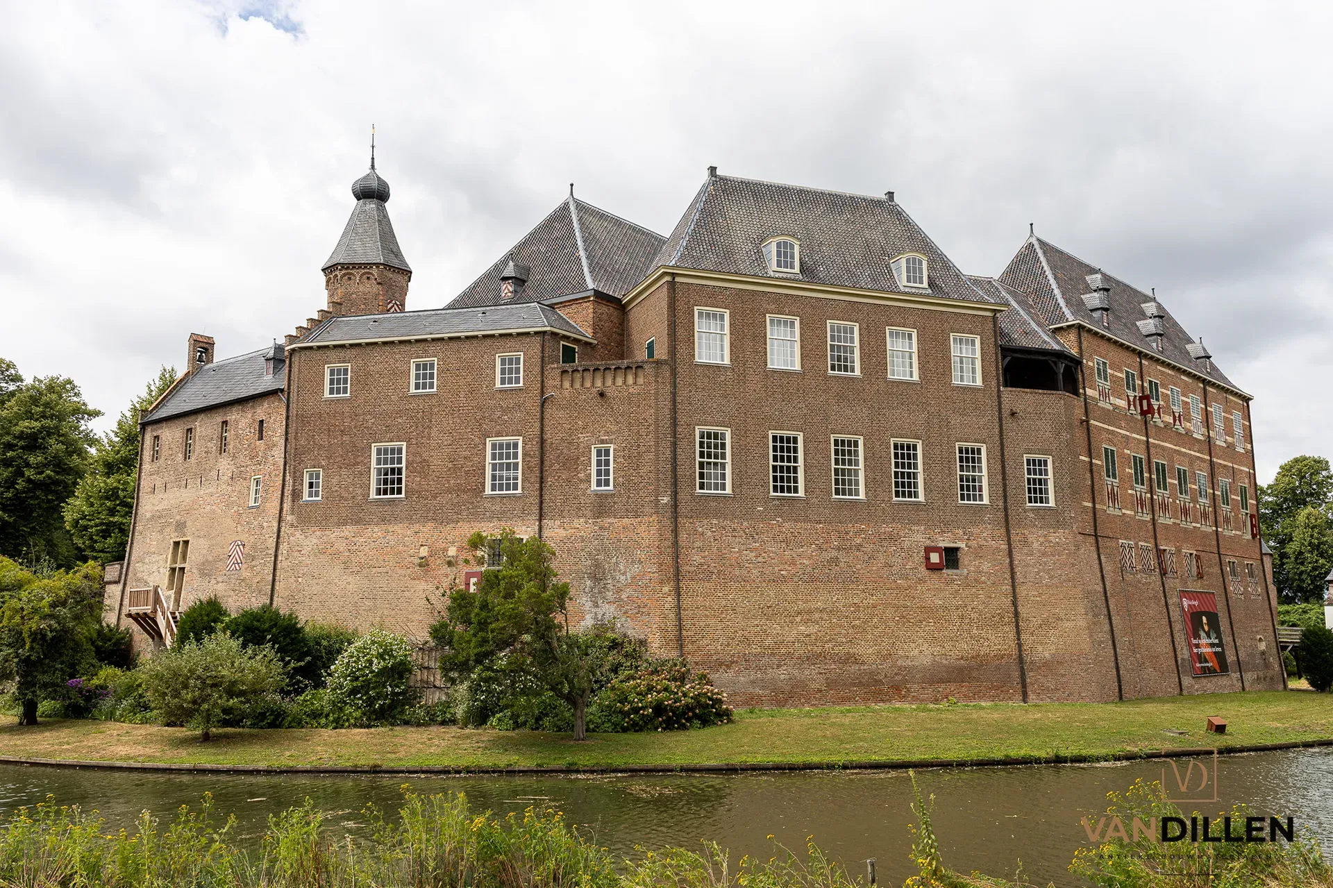 Restauratie Kasteel Huis Bergh - Oude plavuizen mix