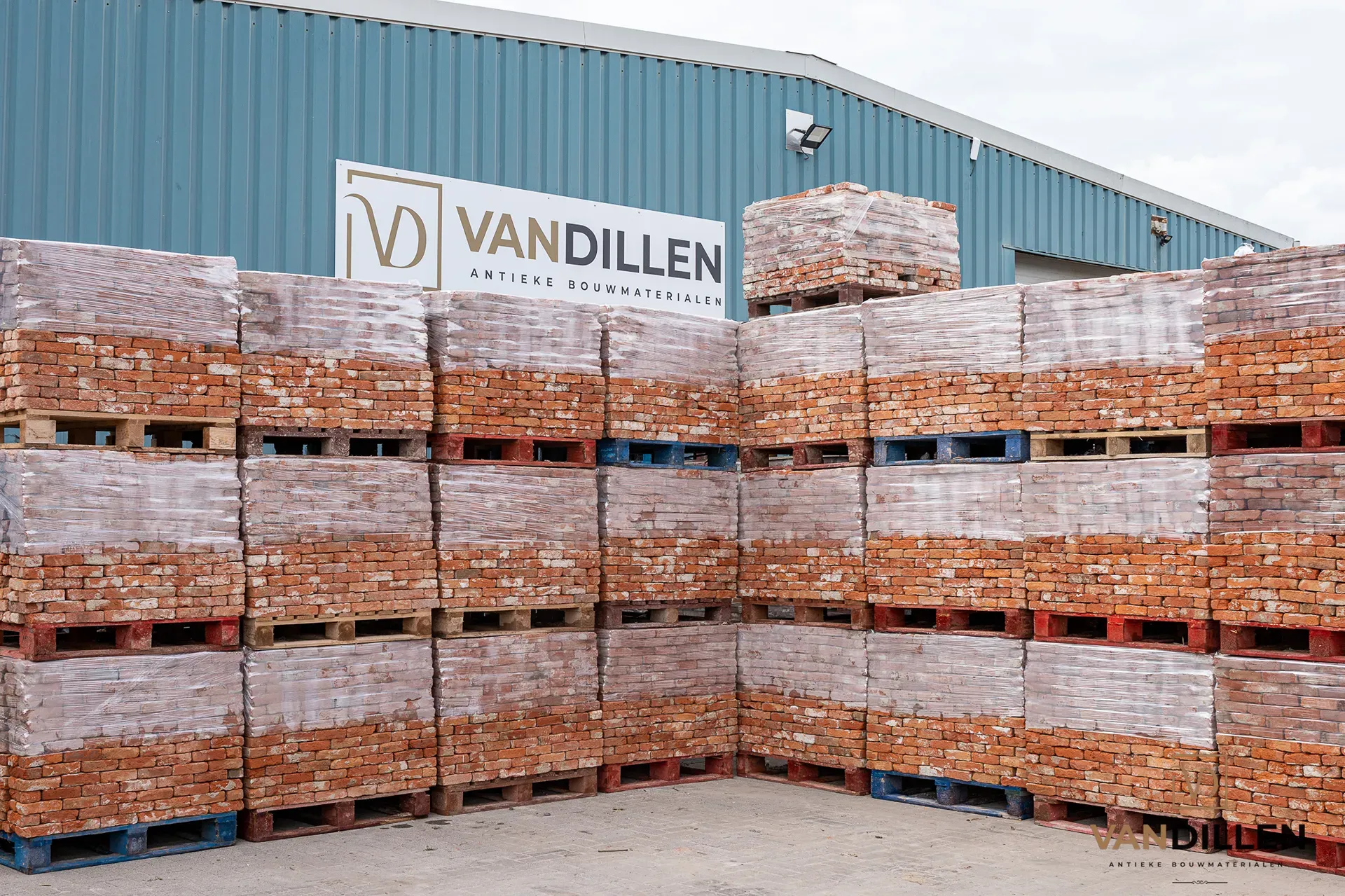 Rode oranje handvorm stenen gebikt