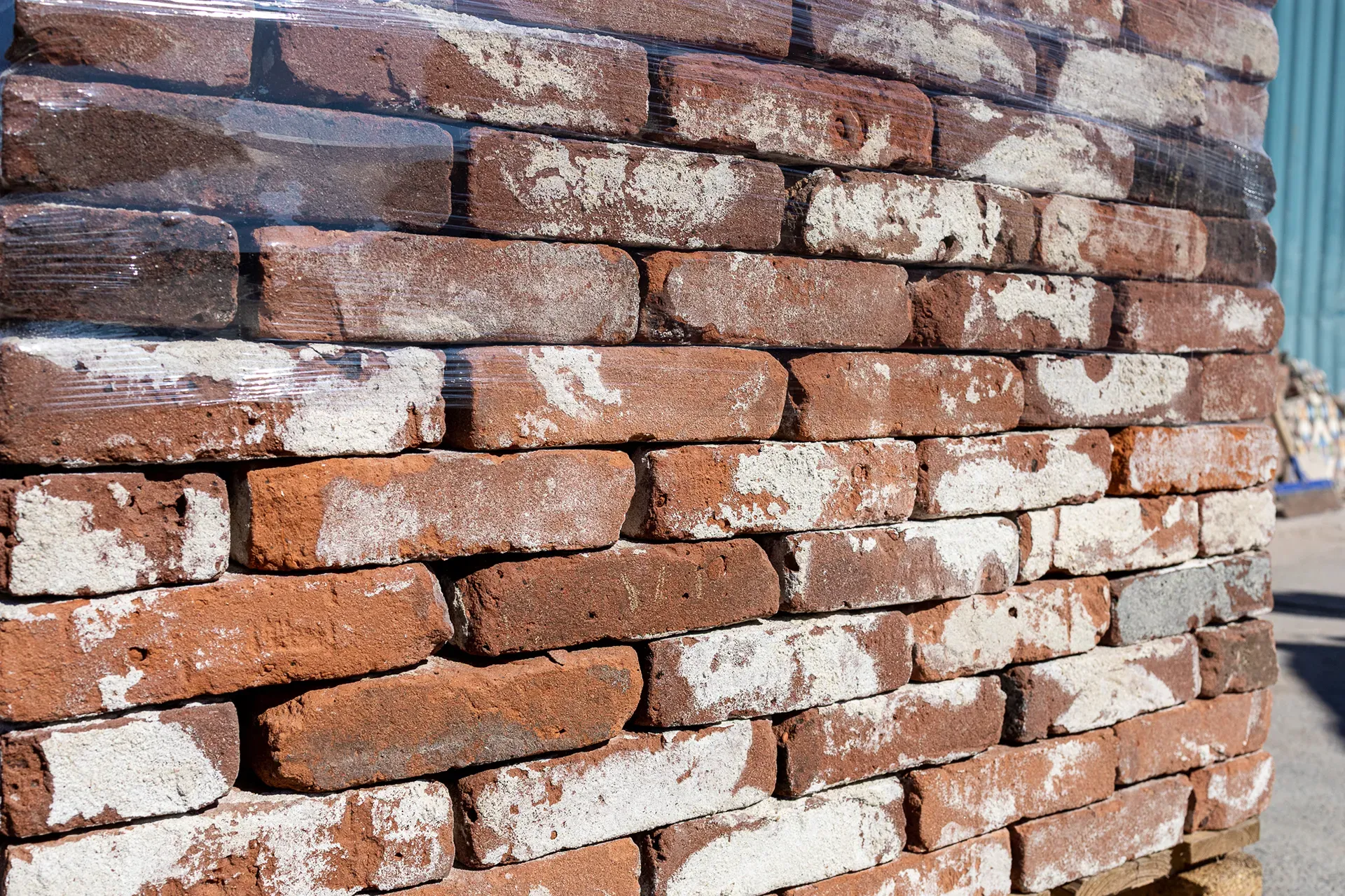 Red nuanced bricks from Friesland