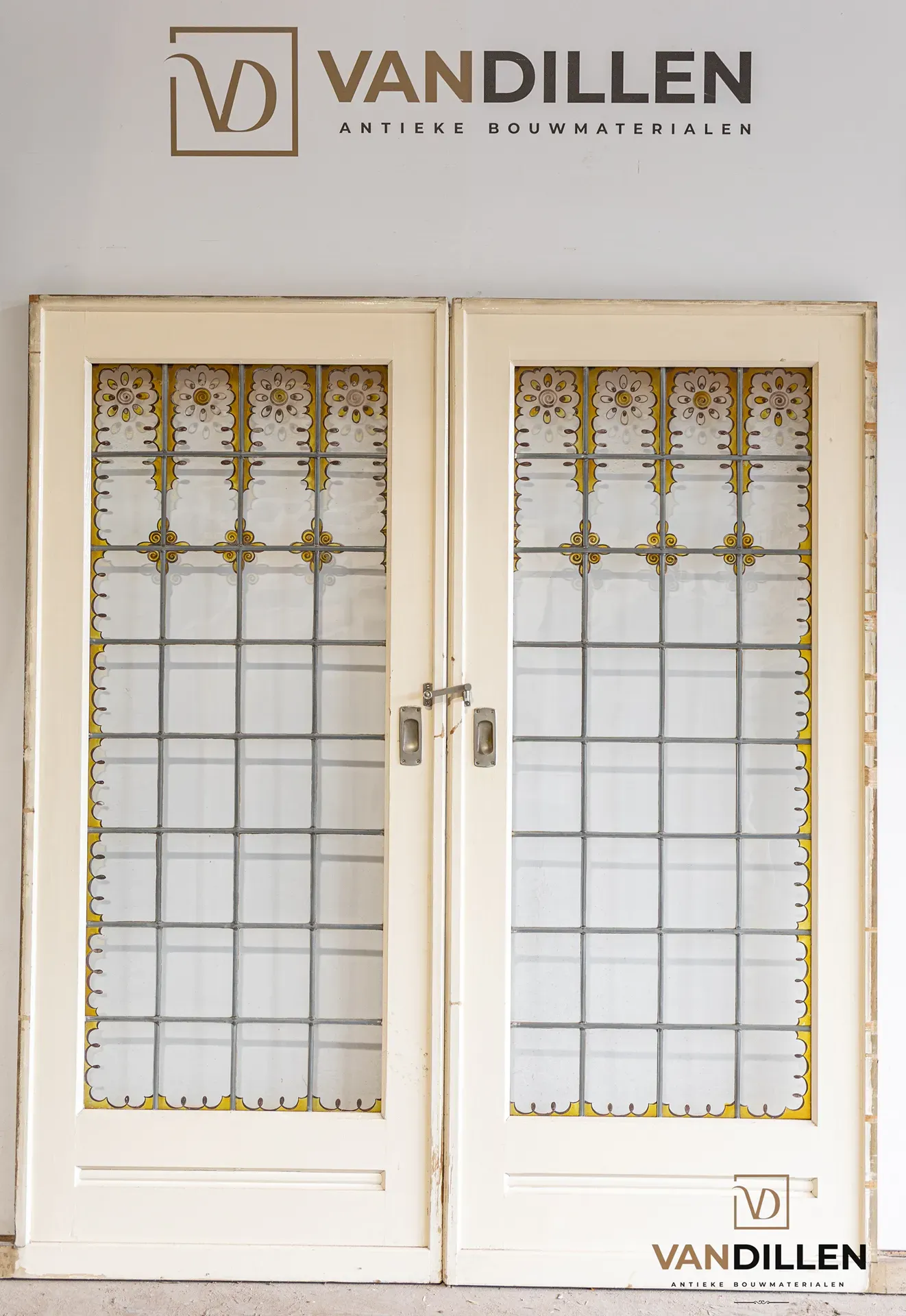 Speciale antieke gebruikte schuifdeuren / antique old used doors stained glass